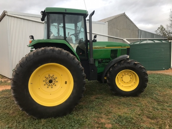 John Deere 7800 Tractor