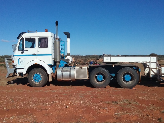 1989 Mercedes Benz 2235 and Trailer