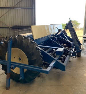 Fully restored 4.2m Chamberlain Combine