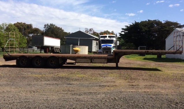 1998 45' Alexander Drop Deck Hay Trailer