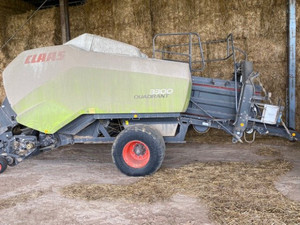 2015 Claas Quadrant 3300 Square Baler