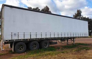 Maxi-Trans Tri-Axle Curtain Sider 40'
