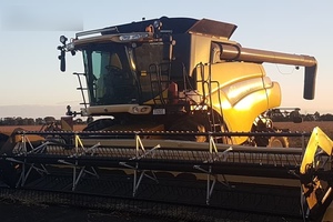 New Holland CR960 Header