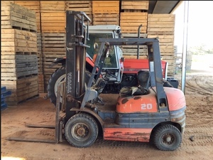 TOYOTA DIESEL FORKLIFT .. 2T