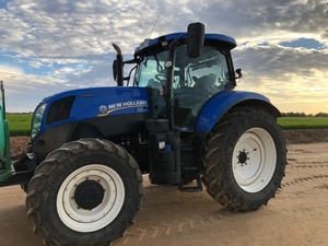 2015 New Holland T7 210 Tractor