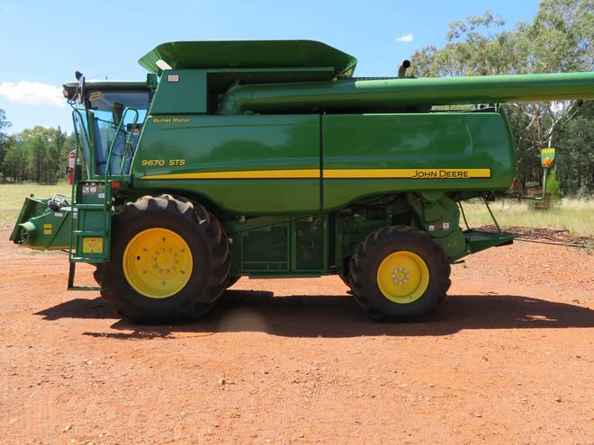2010 John Deere 9670 STS Header with 36ft Honeybee Front & Trailer