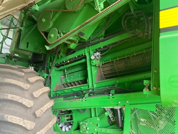 2009 John Deere 9770 Header