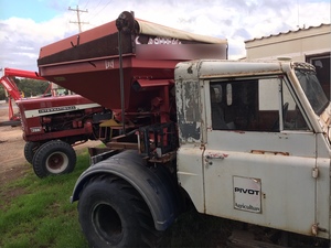 Nissan Patrol with Lely Centerliner Spreader