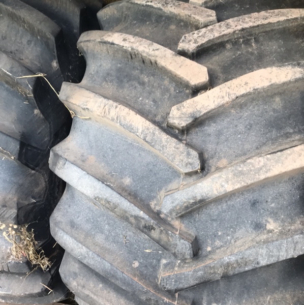 Firestone Super Terra  73-44-32 Tyres and Rims for sale