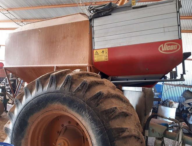 Vicon Rotaflow 1875 Disc Spreader 