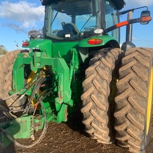 John Deere 8335R Tractor