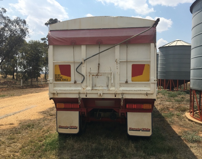 28' White Bogie Tipper Trailer