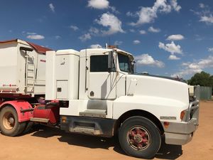 1989 Kenworth T600 & 2002 Moore Tipper