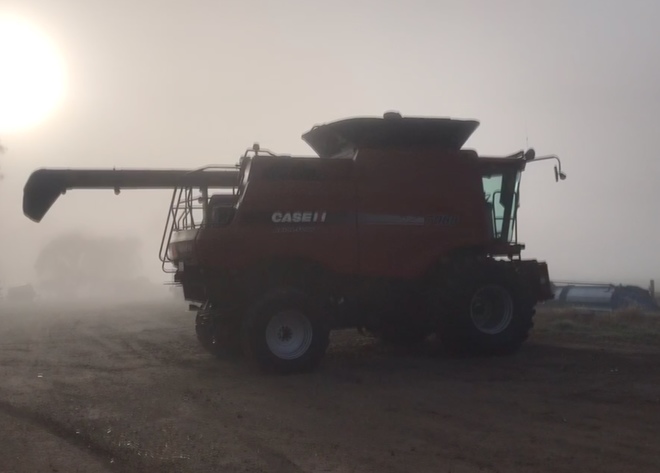 2010 Case IH 7088 with 2152 40ft Front