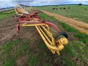 New Holland Roller Bar Rake