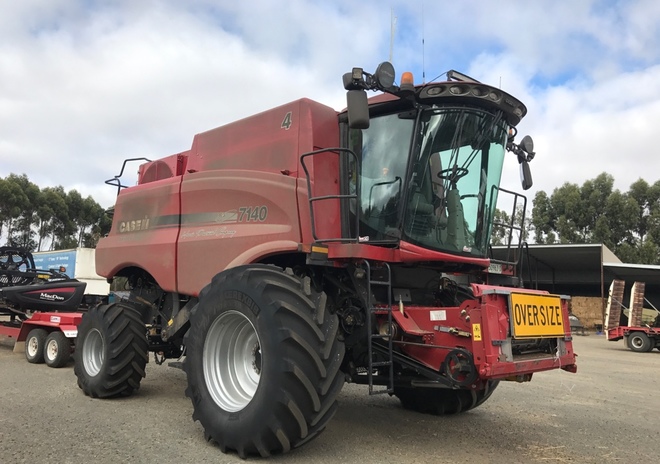 2015 Case IH 7140 Header with 40ft D65 MacDon Front