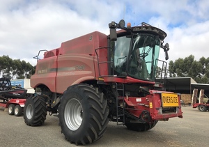 2015 Case IH 7140 Header with 40ft D65 MacDon Front