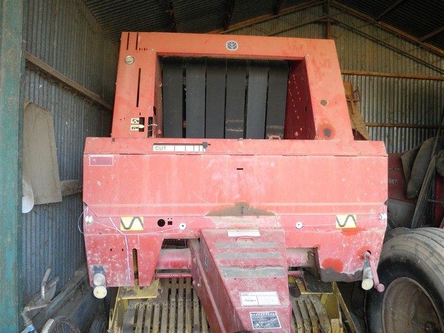654 Round-baler New Holland