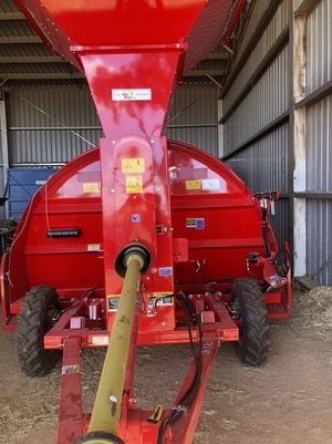 New Akron Grain Bag Inloader