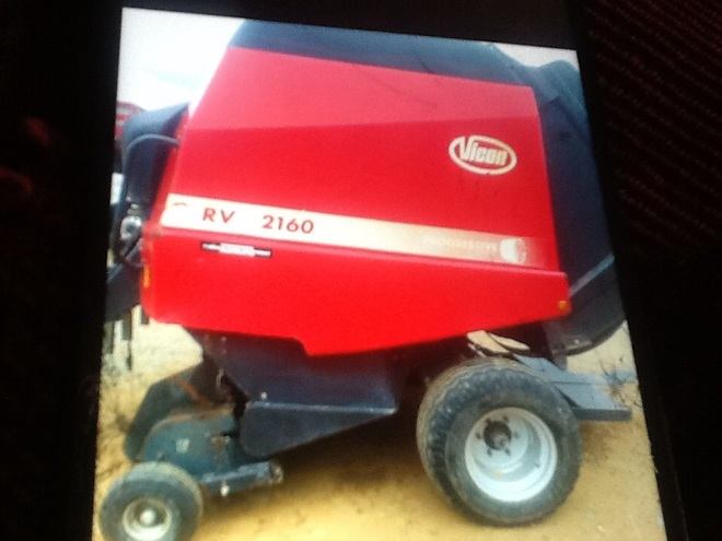 Vicon RV 2160 round hay baler