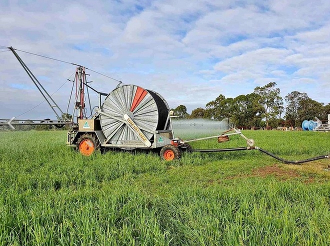 Self Propelled Low Pressure Boom Irrigator