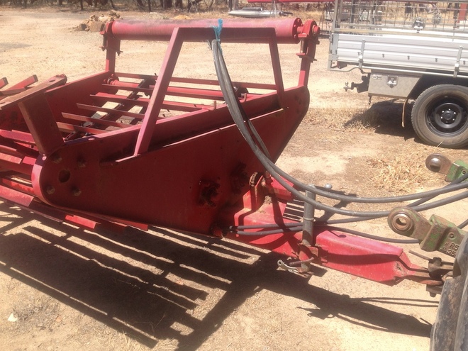 Round Bale Hay Feeder