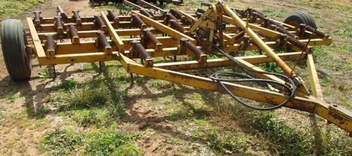 Under Auction - Scarifier Chamberlain 29T Yellow Model - 2% Buyers Premium on all Lots