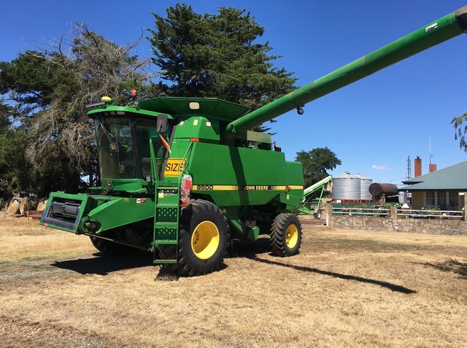 John Deere 9500 Header with 30ft Tin Front