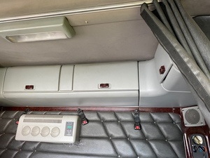 Freightliner Argosy 101 cab 90T rated