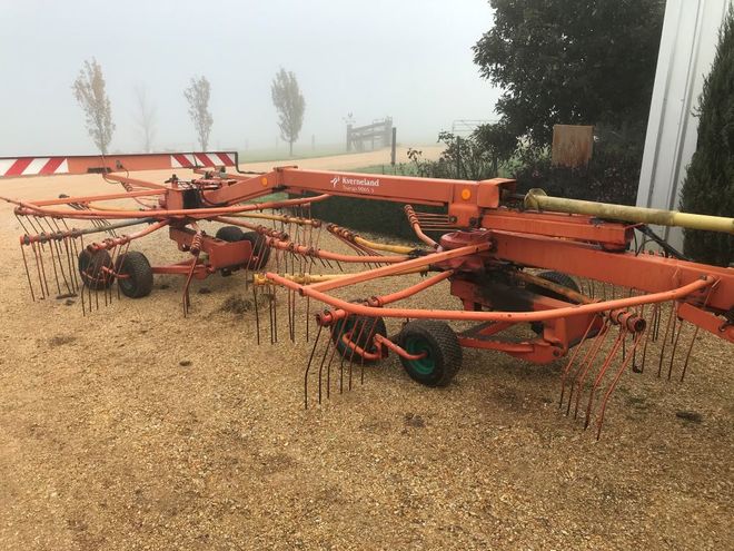 Kverneland twin rotor hay rake 6.5m