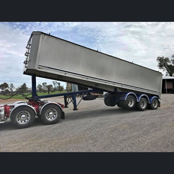 2008 Gippsland Body Builder tipping trailer