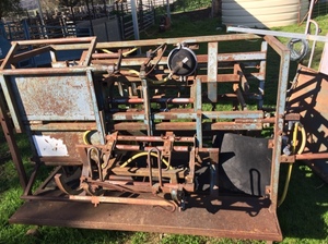 Peak Hill Air Operated Sheep Handler