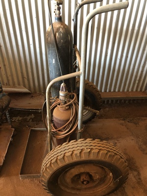 Oxy set & trolley & bottle