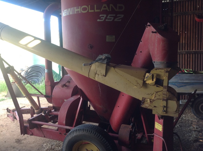 New Holland 352 Hammermill For Sale
