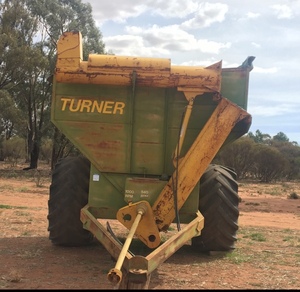 15-17 ton Chaser Bin For Sale w Hyd fold auger