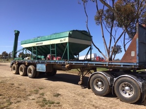 Lusty 1982 convertible  trailer 40 ft