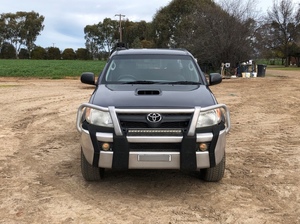 Toyota Hilux SR Extra Cab 2008