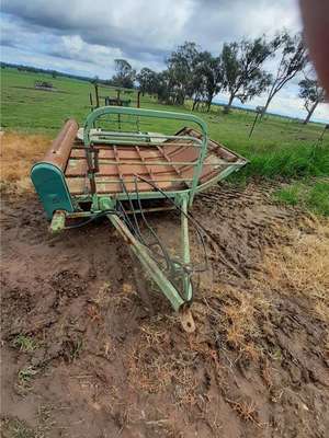 (A140) - Bale Feeding Cart
