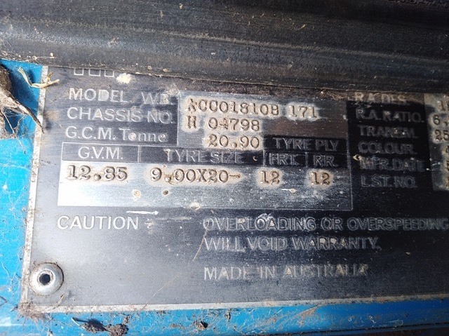 International Acco 1810B Truck