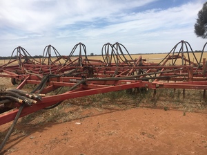 Case Airseeder and Alfarm a550 Aircart