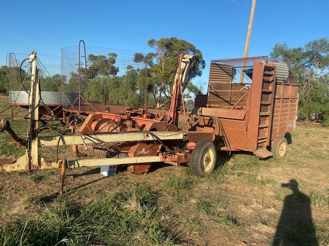 Gehl  Forage Harvester New Holland Cart 