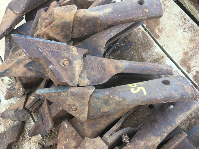 Under Auction - (A132) - Pallet of Used Knife Points 