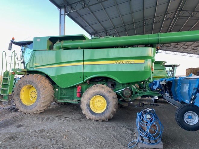 2013 John Deere S680 Header