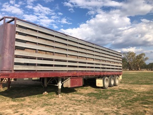 1988 40ft Freight Master Stock Trailer 
