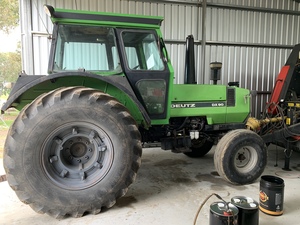 Deutz Tractor DX 90s.