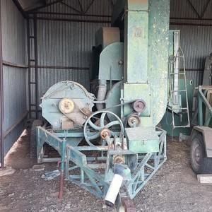 Horwood bagshaw clover harvester