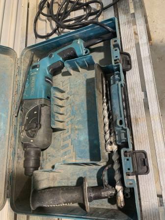 Makita HR2470 Rotary Hammer Drill