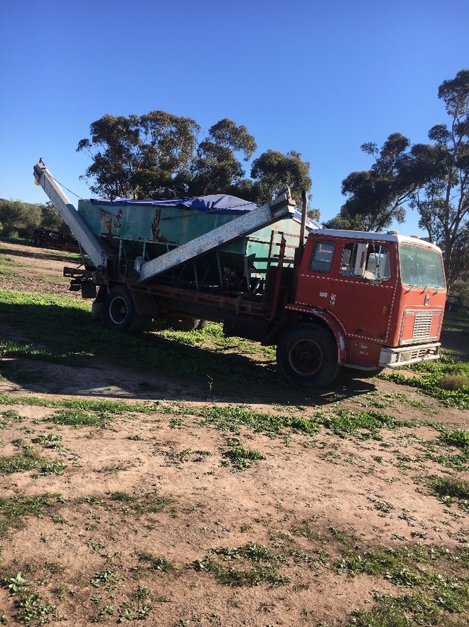 Acco 1830B Truck & 15' Jetstream Grouper