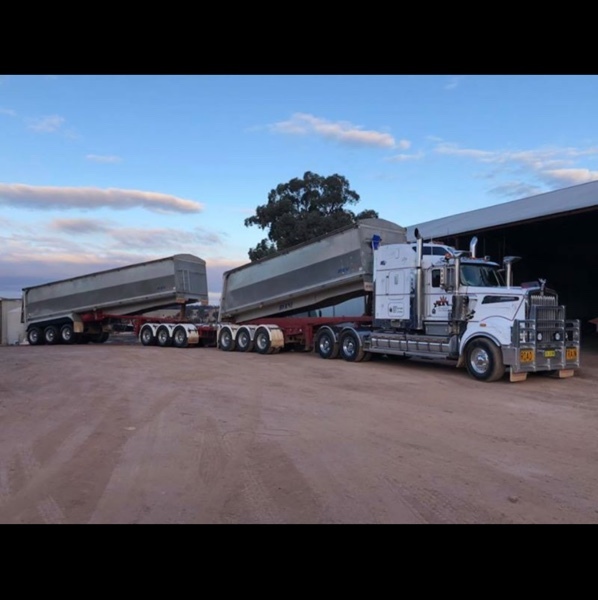 2001 Grain Tippers