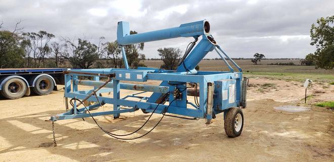 Moose Engineering Grainbag Outloader